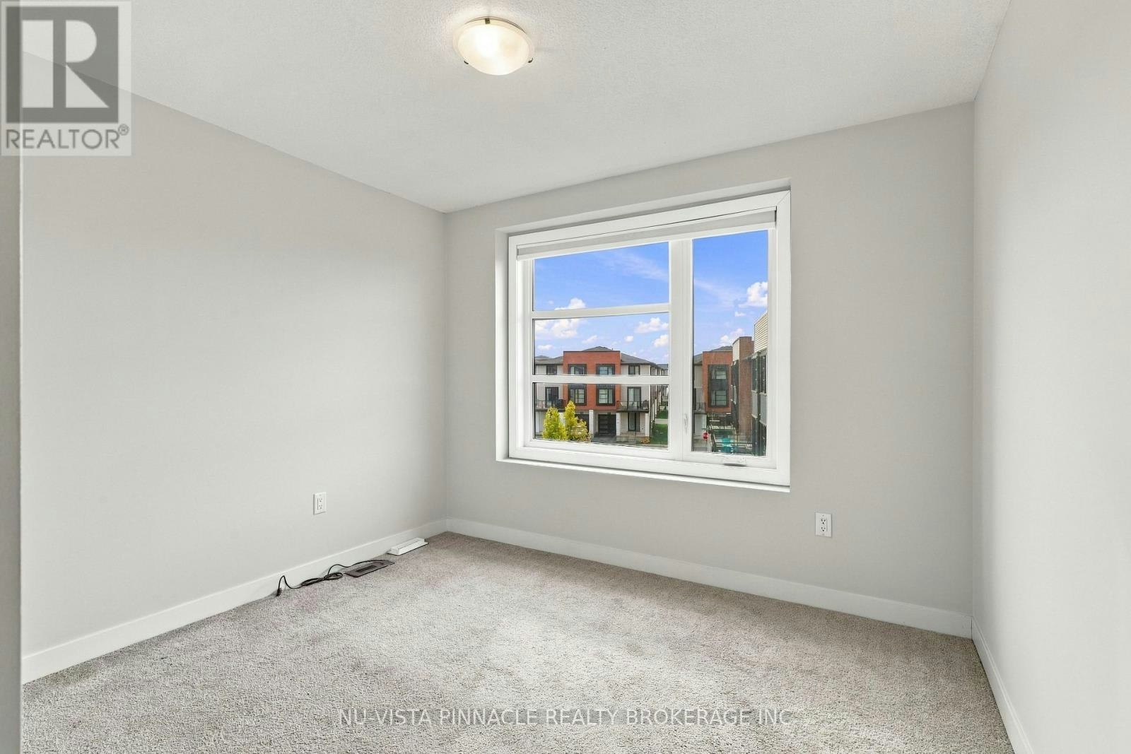 960 Village Square WEST, London, ON, N6H 0J7 - 20
