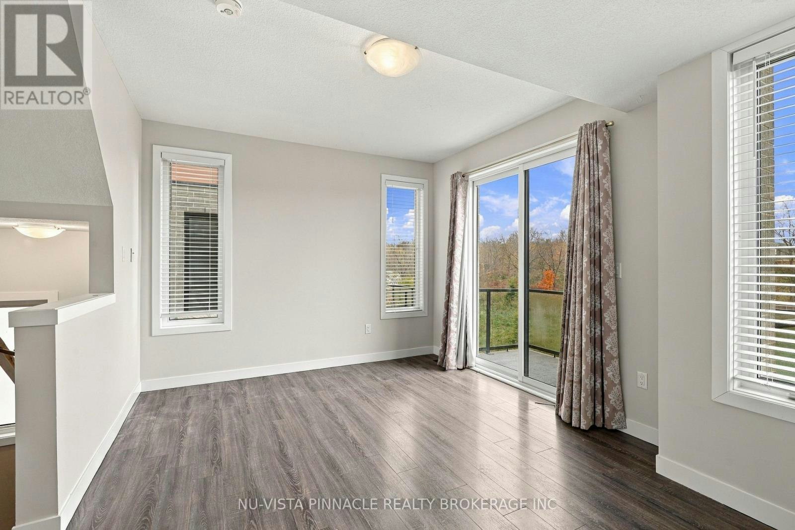 960 Village Square WEST, London, ON, N6H 0J7 - 7