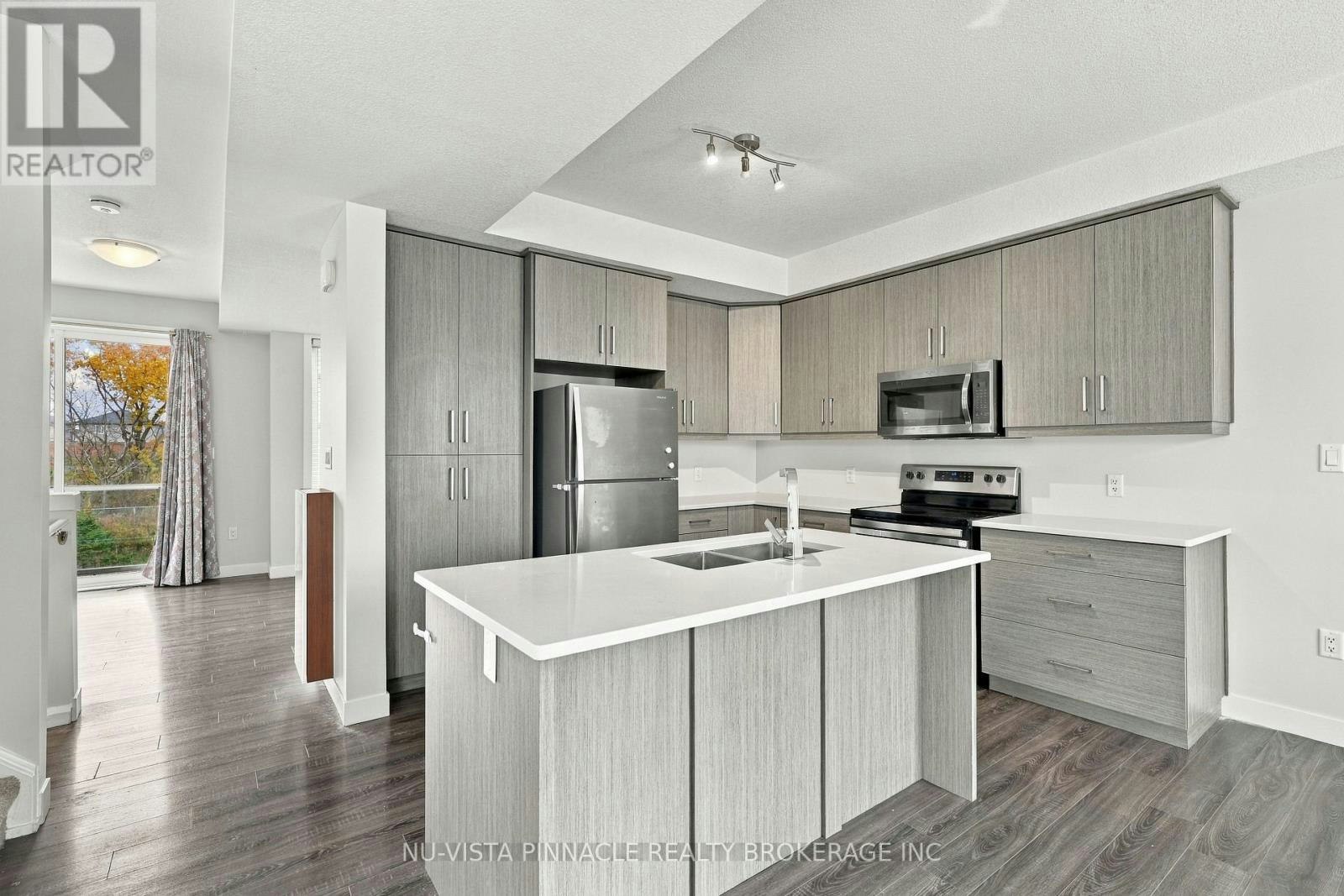 960 Village Square WEST, London, ON, N6H 0J7 - 11