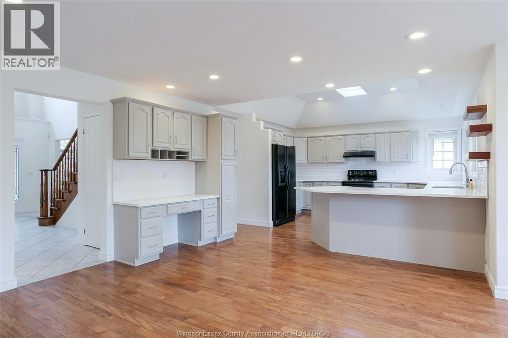 1220 Woodmont Crescent, Lasalle, ON, N9J 3H9 - 5