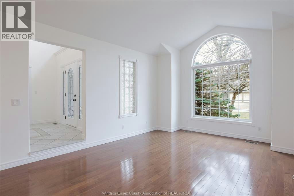 1220 Woodmont Crescent, Lasalle, ON, N9J 3H9 - 12