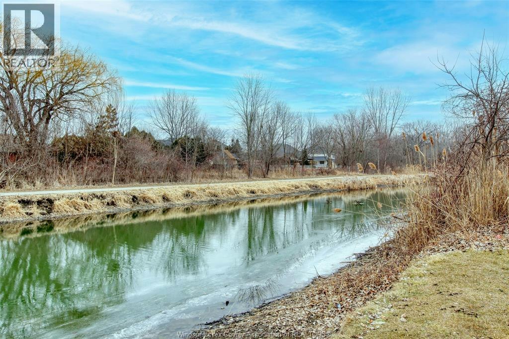 1220 Woodmont Crescent, Lasalle, ON, N9J 3H9 - 2