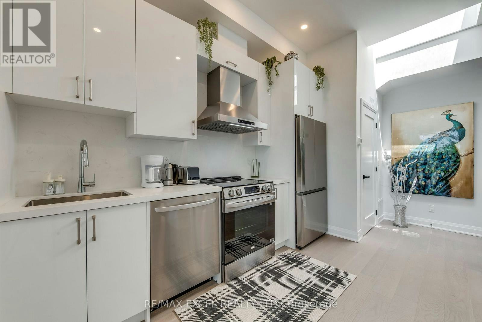 C-923 College Street, Toronto, ON, M6H 1A1 - 16