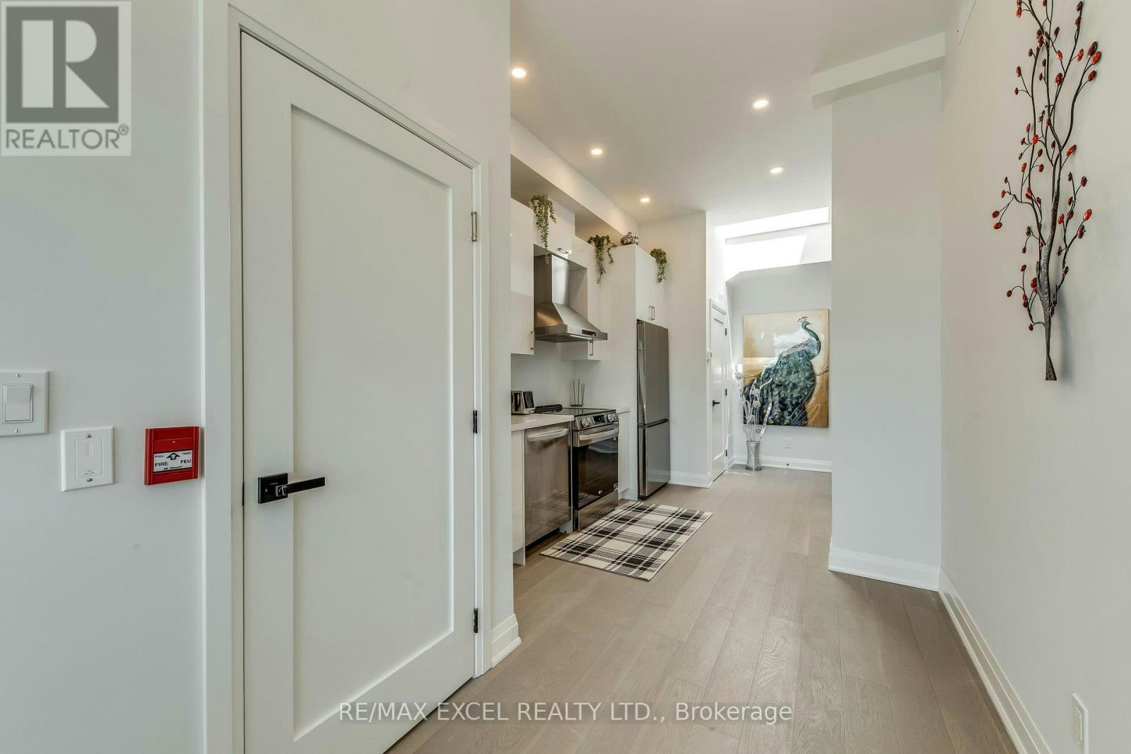 C-923 College Street, Toronto, ON, M6H 1A1 - 11