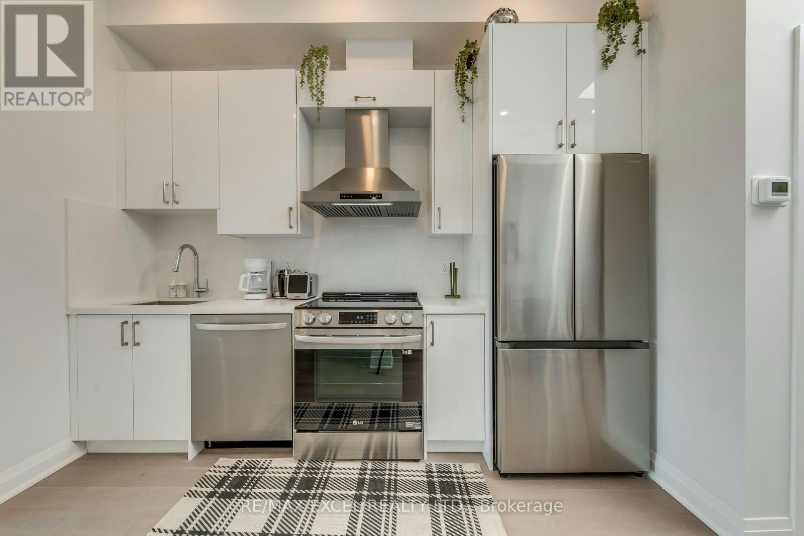 C-923 College Street, Toronto, ON, M6H 1A1 - 14