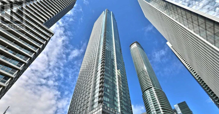 5713-10 York Street, Toronto, ON, M5J 2Z2