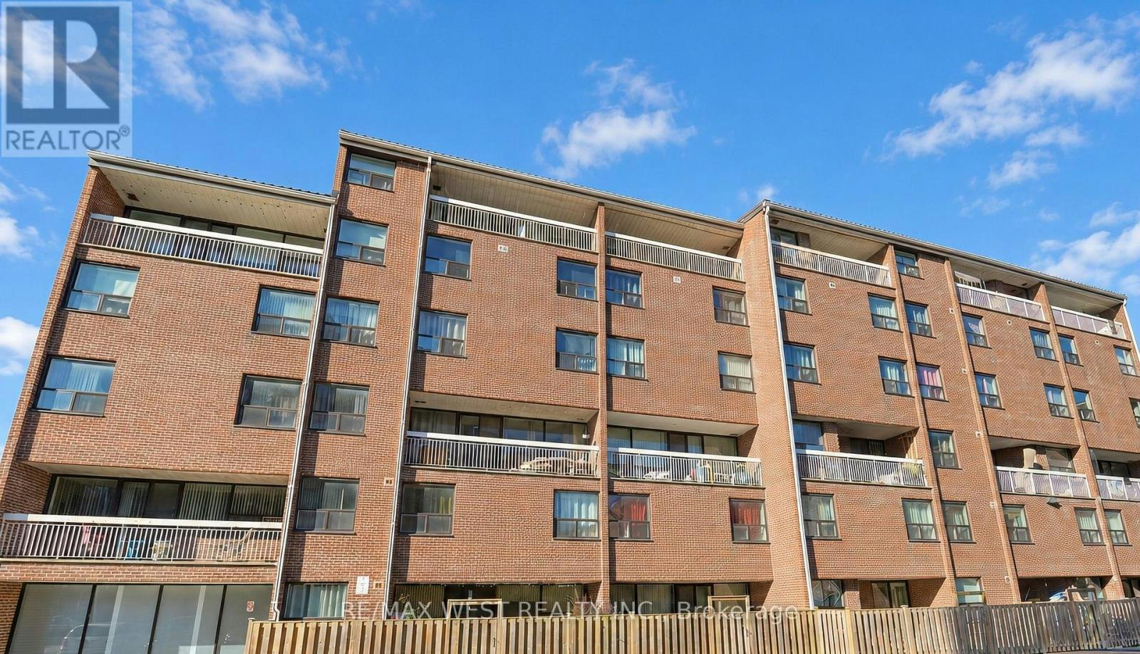 221C-4064 Lawrence Avenue E, Toronto, ON, M1E 4V6
