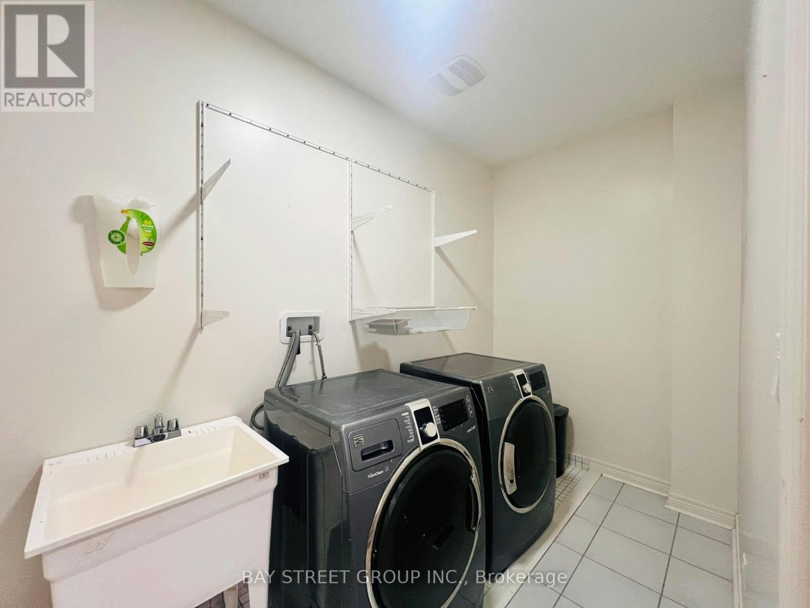 MASTER ROOM-81 Sutcliffe Way, New Tecumseth, ON, L9R 0N9 - 9