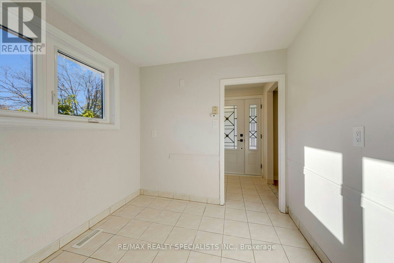 UPPER-7605 Discus Crescent, Mississauga, ON, L4T 2V4 - 8