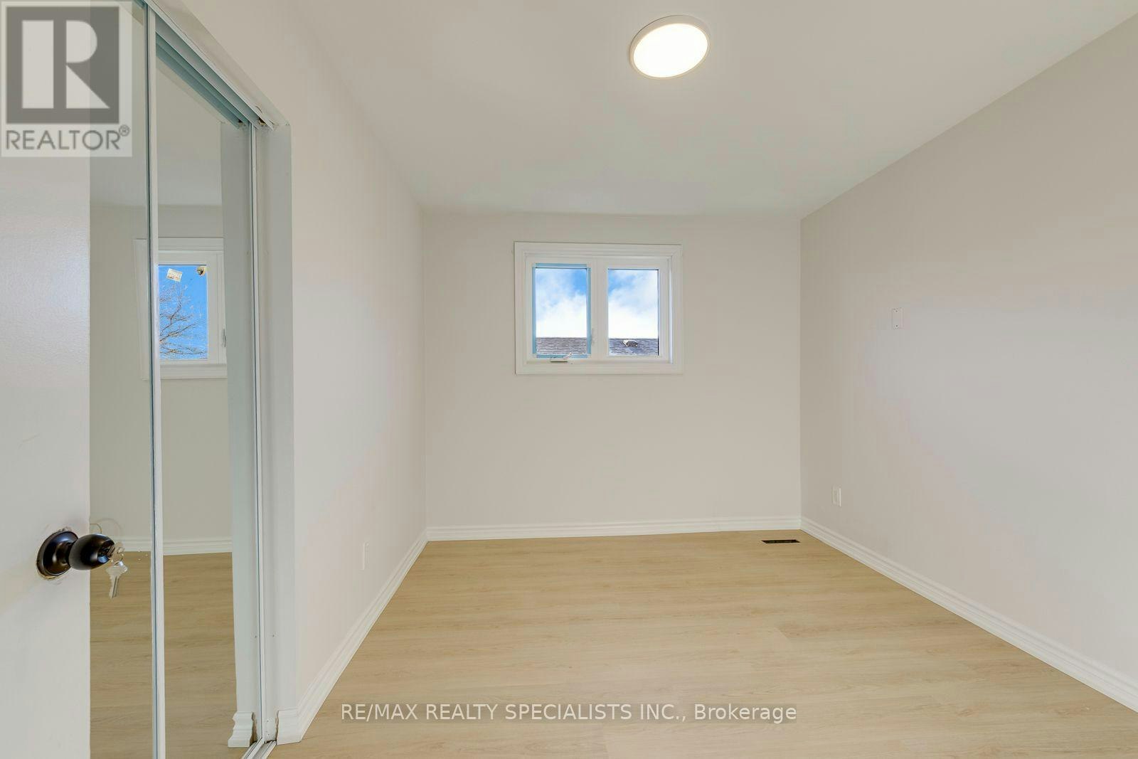 UPPER-7605 Discus Crescent, Mississauga, ON, L4T 2V4 - 24