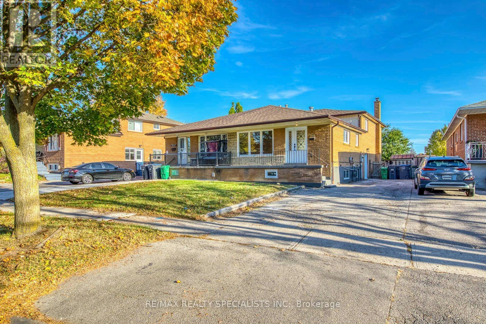 UPPER-7605 Discus Crescent, Mississauga, ON, L4T 2V4