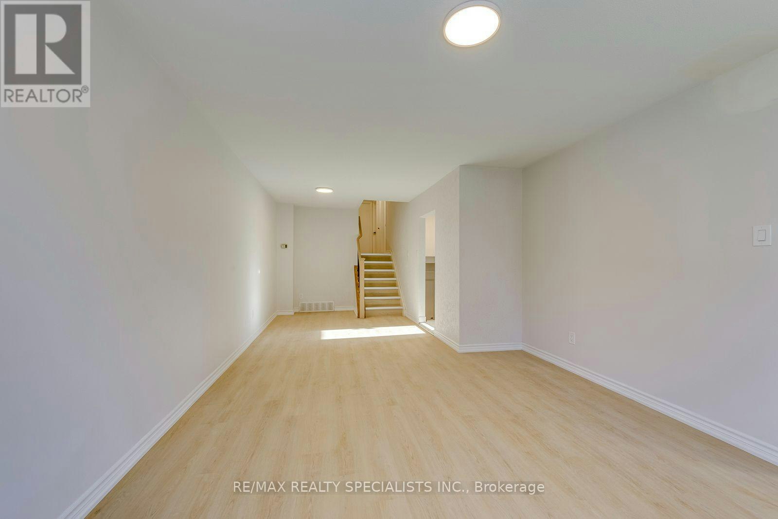 UPPER-7605 Discus Crescent, Mississauga, ON, L4T 2V4 - 13