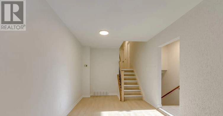 UPPER-7605 Discus Crescent, Mississauga, ON, L4T 2V4 - 15