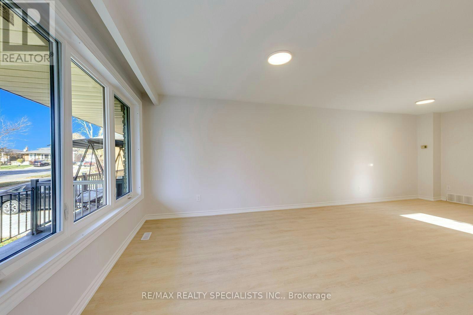 UPPER-7605 Discus Crescent, Mississauga, ON, L4T 2V4 - 12