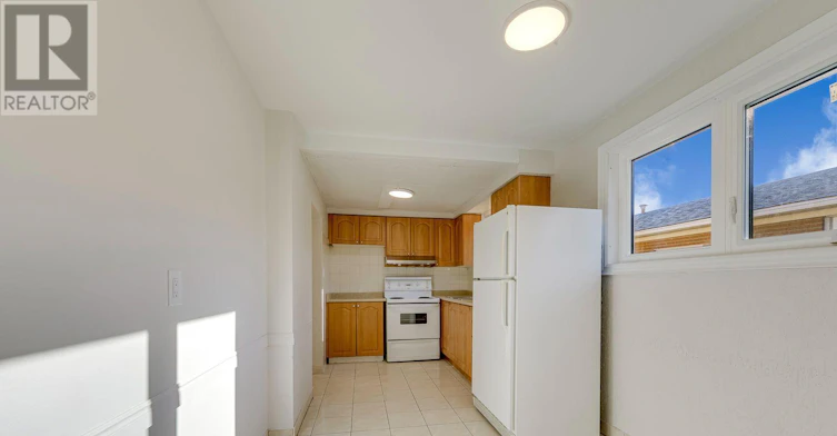 UPPER-7605 Discus Crescent, Mississauga, ON, L4T 2V4 - 7
