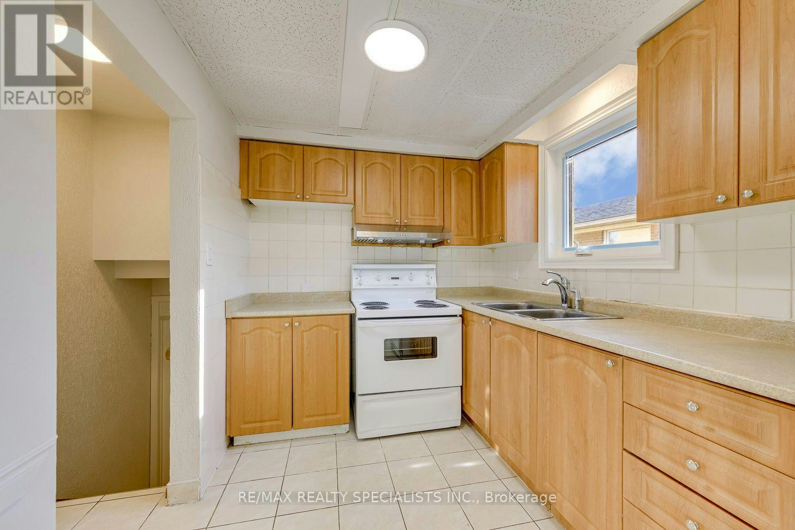 UPPER-7605 Discus Crescent, Mississauga, ON, L4T 2V4 - 10