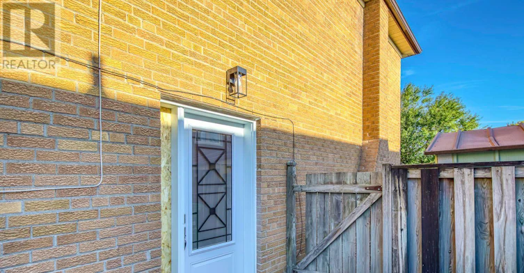UPPER-7605 Discus Crescent, Mississauga, ON, L4T 2V4 - 3