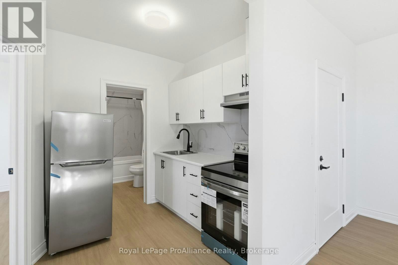 4-380 Park Street N, Peterborough, ON, K9H 4P8 - 2