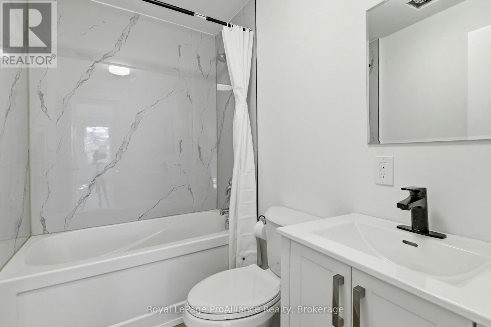 4-380 Park Street N, Peterborough, ON, K9H 4P8 - 4