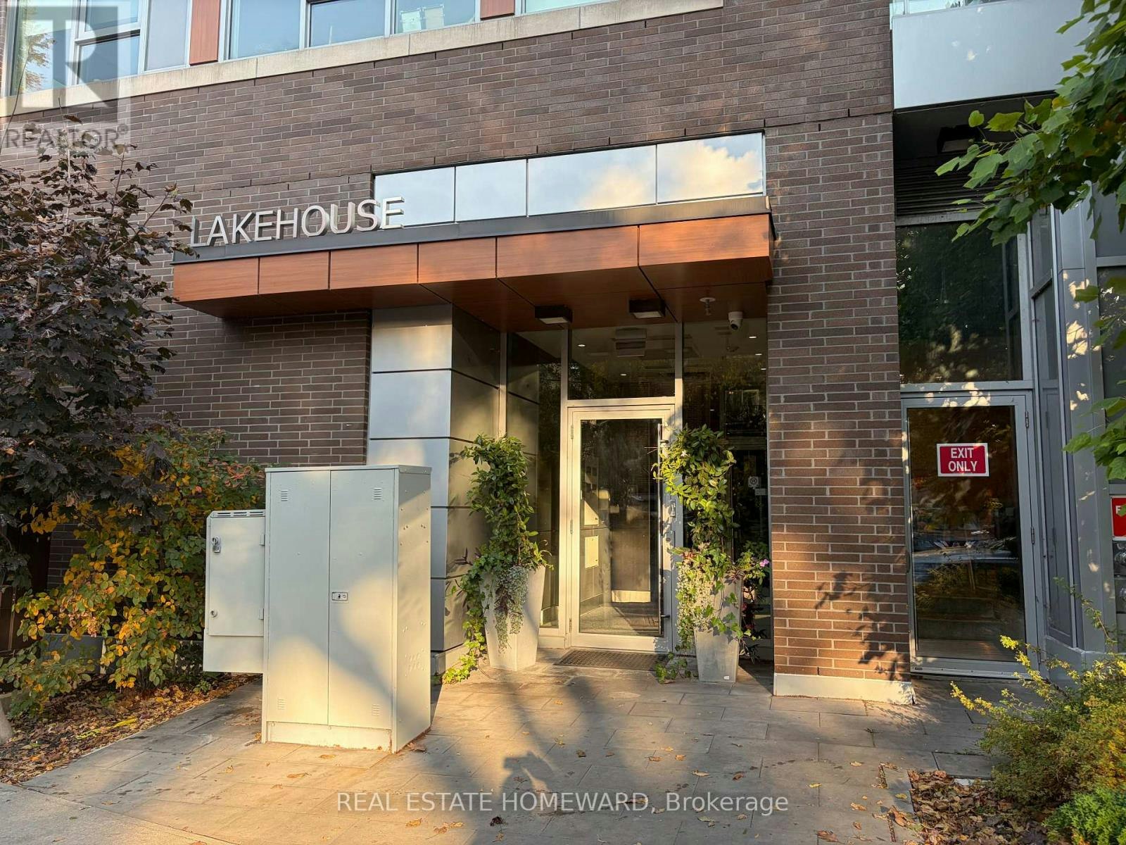 303-1960 Queen Street E, Toronto, ON, M4L 1H8 - 12