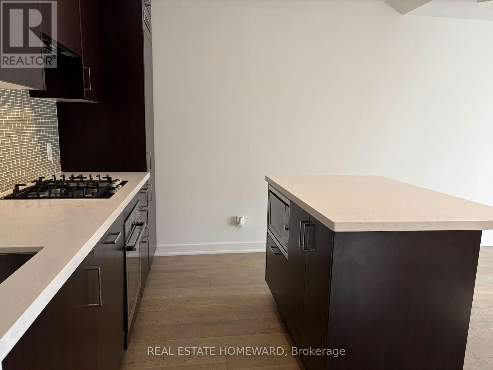 303-1960 Queen Street E, Toronto, ON, M4L 1H8 - 4