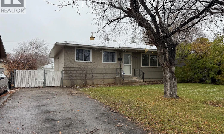 158 Rose Street N