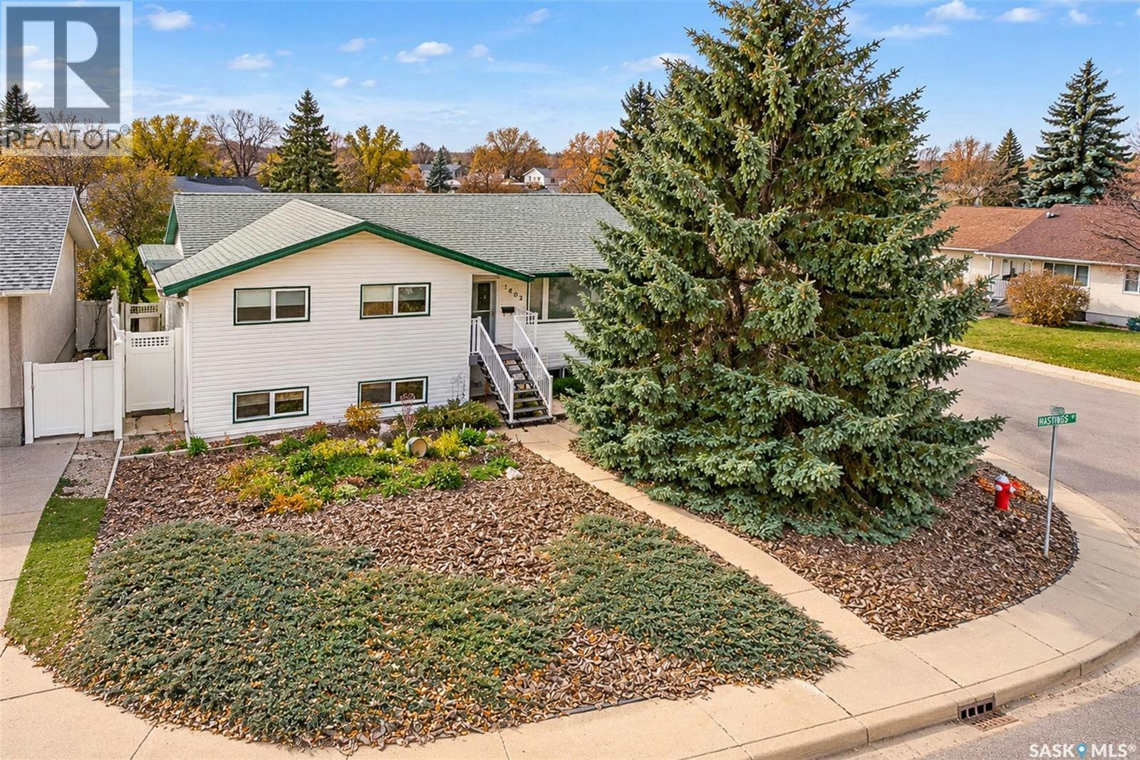 1402 Hastings Street, Moose Jaw, SK, S6H 6W3