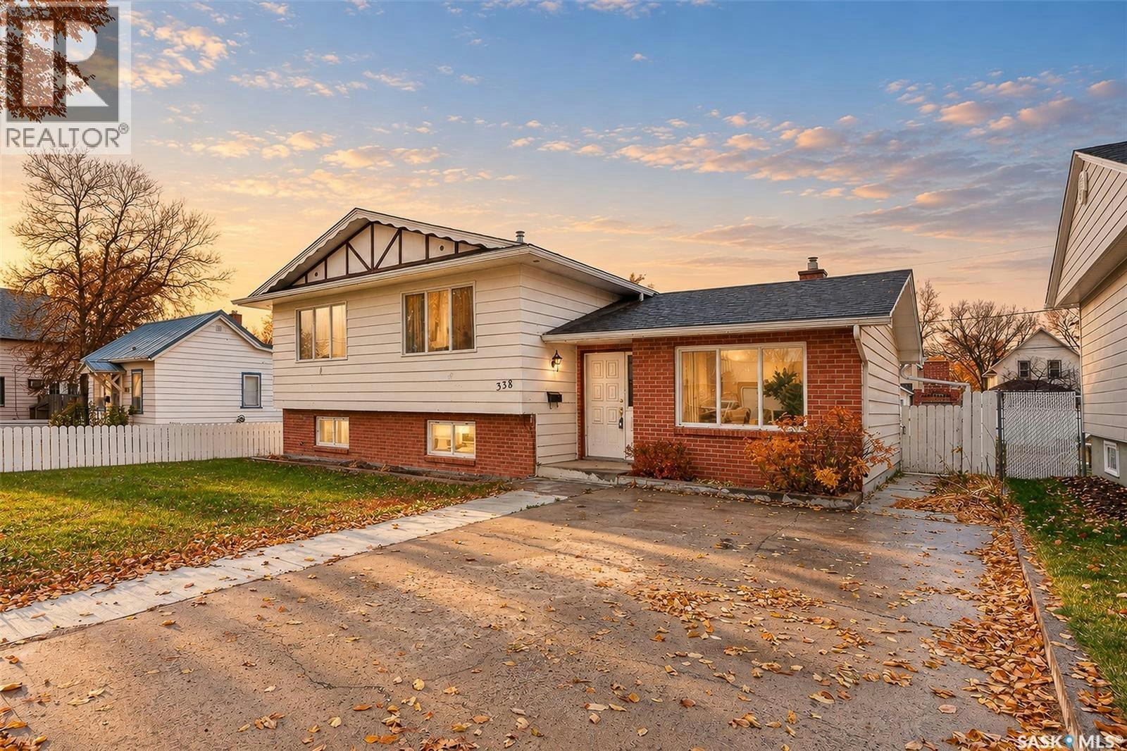 338 Grandview Street W, Moose Jaw, SK, S6H 5K8