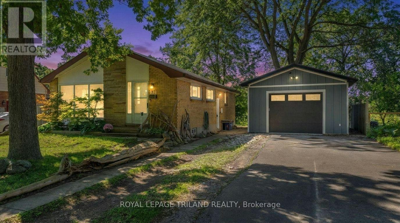 93 Manitoulin Drive, London, ON, N5W 1M5
