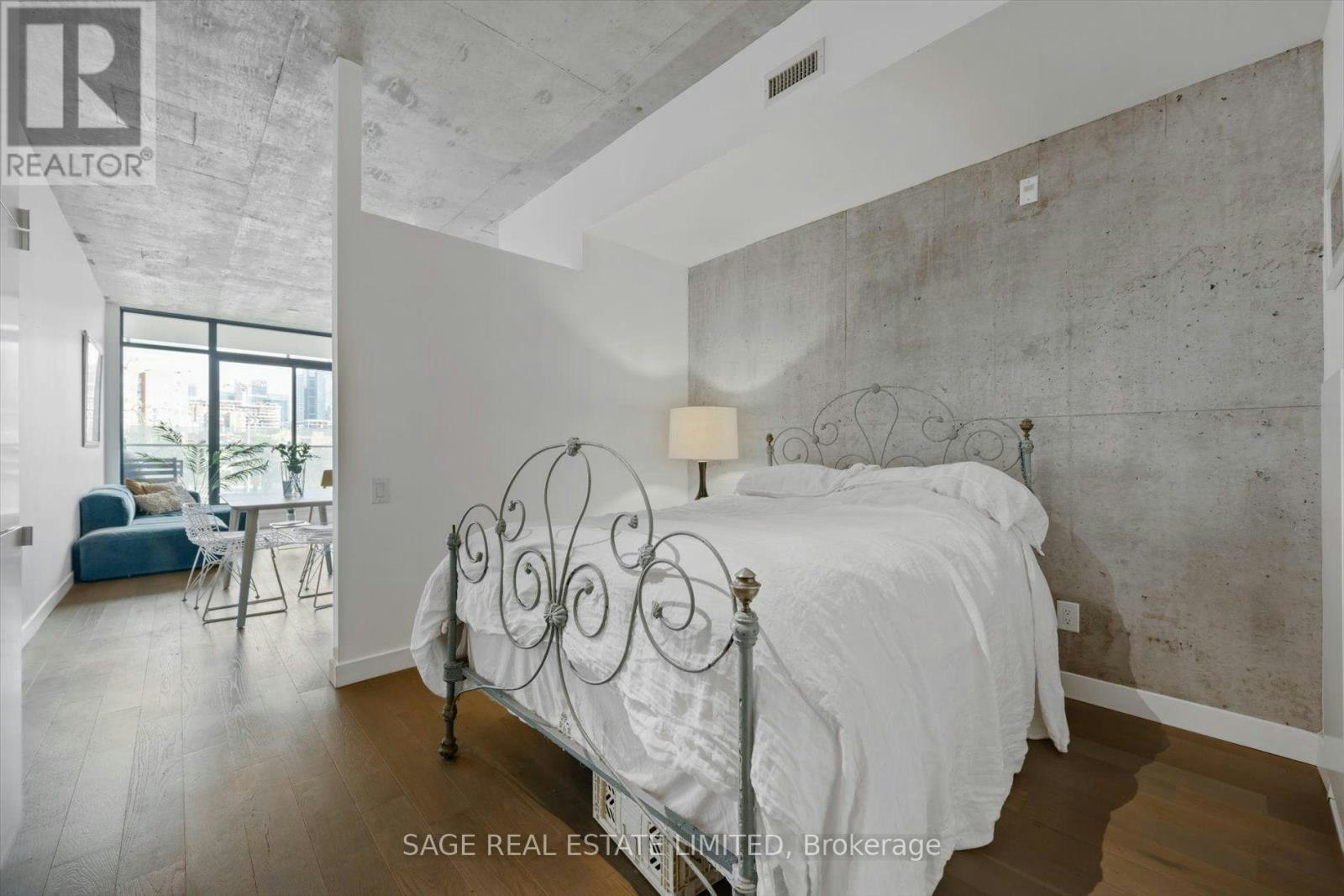 302-25 Stafford Street, Toronto, ON, M5V 0G3 - 14