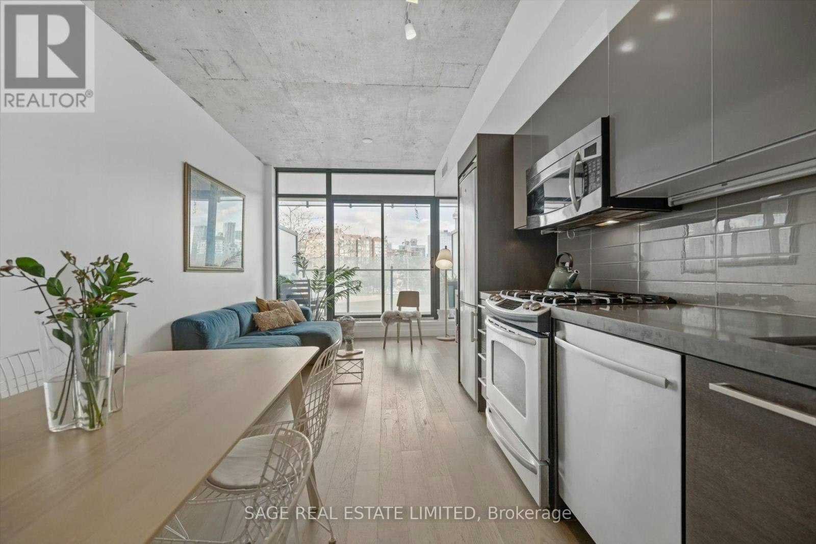 302-25 Stafford Street, Toronto, ON, M5V 0G3 - 5