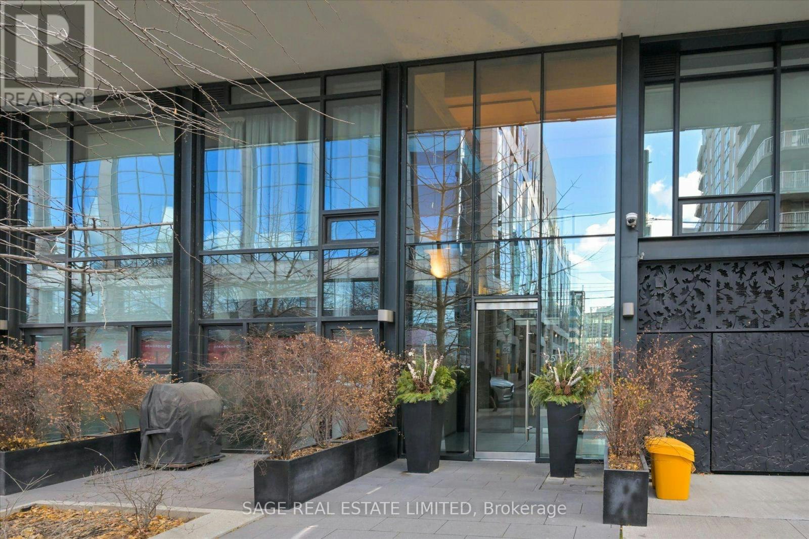 302-25 Stafford Street, Toronto, ON, M5V 0G3 - 21
