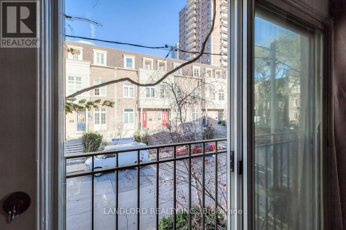 113 Earl Place, Toronto, ON, M4Y 1M4 - 8