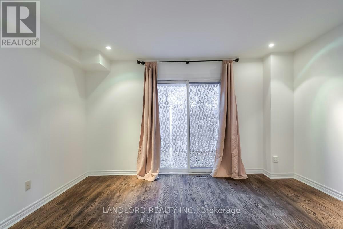 113 Earl Place, Toronto, ON, M4Y 1M4 - 25