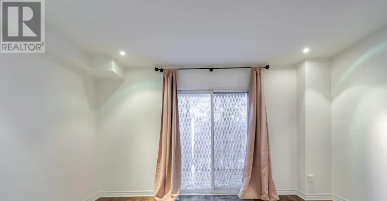 113 Earl Place, Toronto, ON, M4Y 1M4 - 25