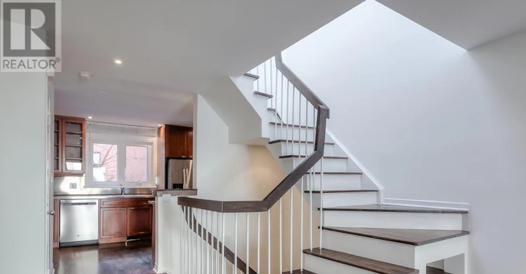 113 Earl Place, Toronto, ON, M4Y 1M4 - 12