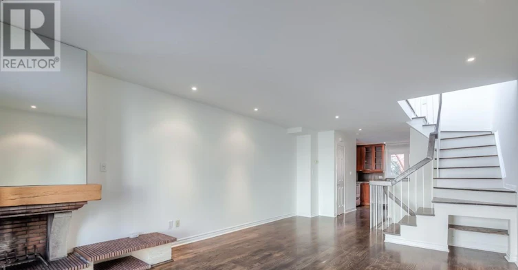 113 Earl Place, Toronto, ON, M4Y 1M4 - 10