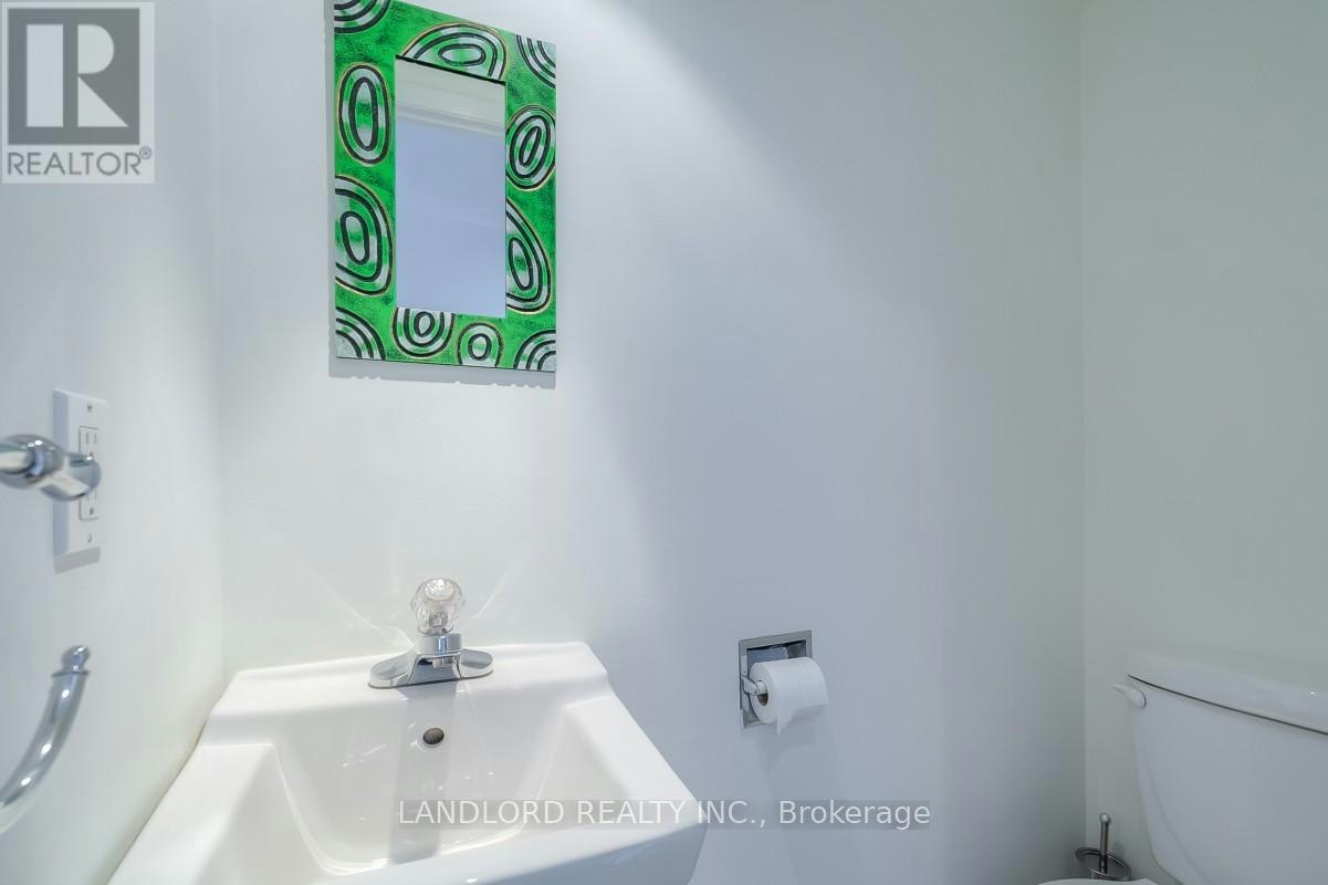 113 Earl Place, Toronto, ON, M4Y 1M4 - 14