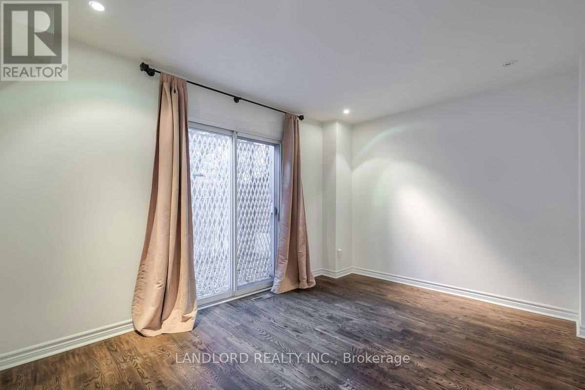 113 Earl Place, Toronto, ON, M4Y 1M4 - 26