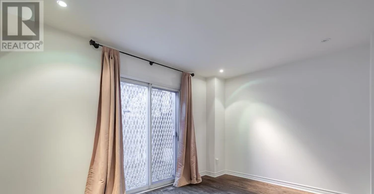 113 Earl Place, Toronto, ON, M4Y 1M4 - 26