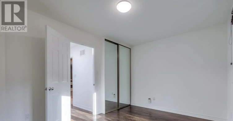 113 Earl Place, Toronto, ON, M4Y 1M4 - 16