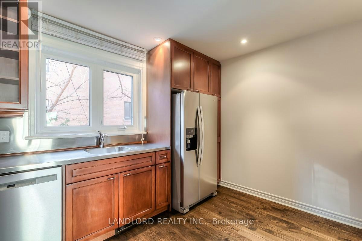 113 Earl Place, Toronto, ON, M4Y 1M4 - 3