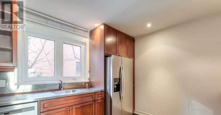 113 Earl Place, Toronto, ON, M4Y 1M4 - 3
