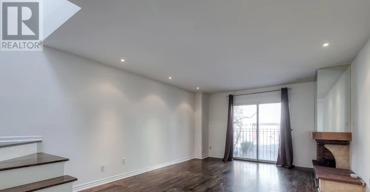 113 Earl Place, Toronto, ON, M4Y 1M4 - 6
