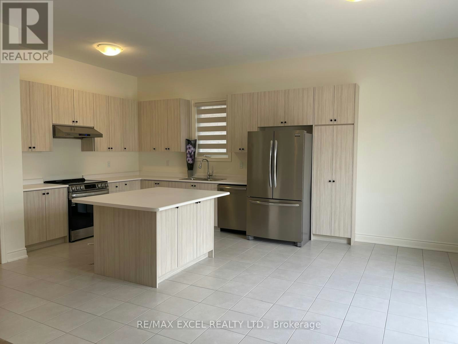 2206 Cayenne Street, Oshawa, ON, L1L 0W7 - 2