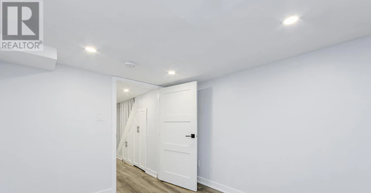 MAIN-863 Pape Avenue, Toronto, ON, M4K 3T7 - 18