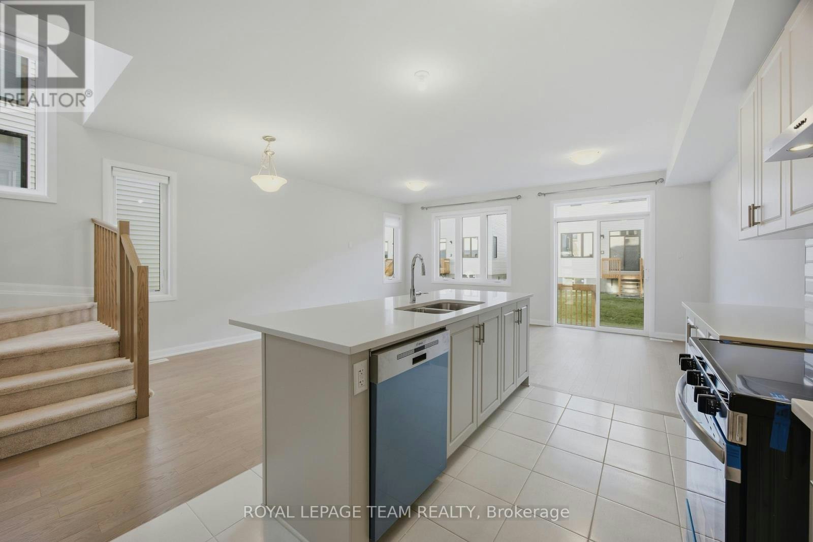 949 Locomotion Lane, Ottawa, ON, K2V 0V4 - 9