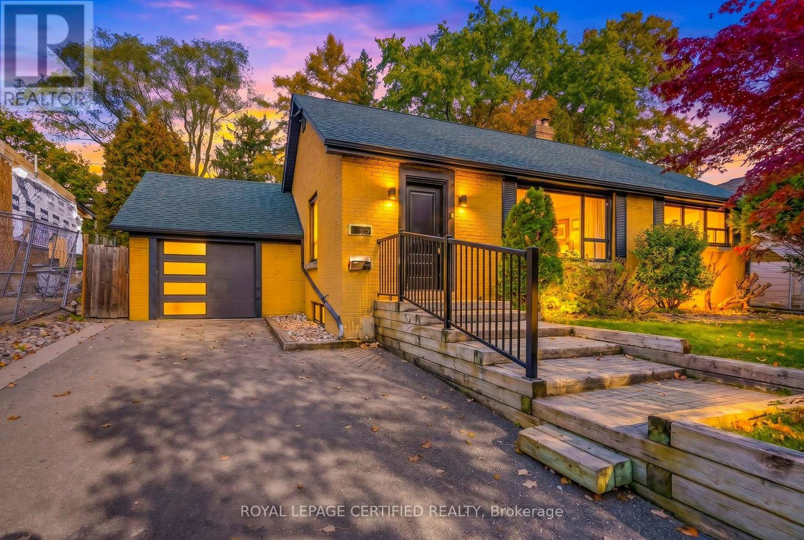 1359 Kenmuir Avenue, Mississauga, ON, L5G 4B3