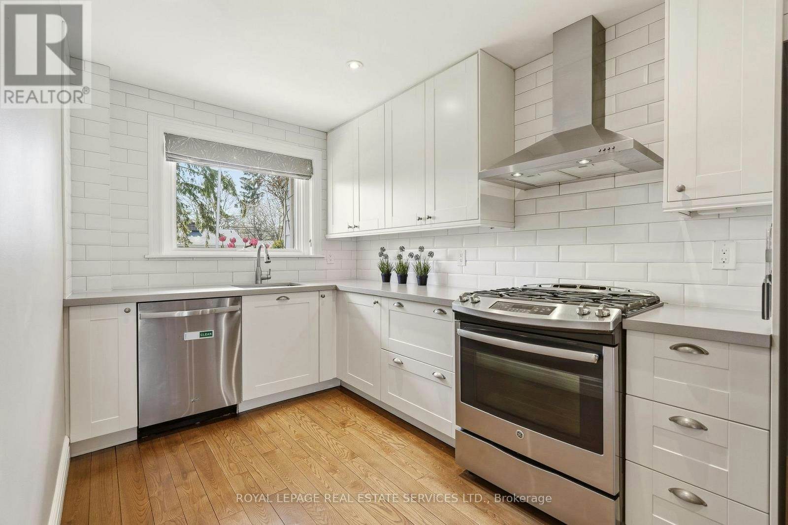 145 Suffolk Avenue, Oakville, ON, L6K 2L5 - 12