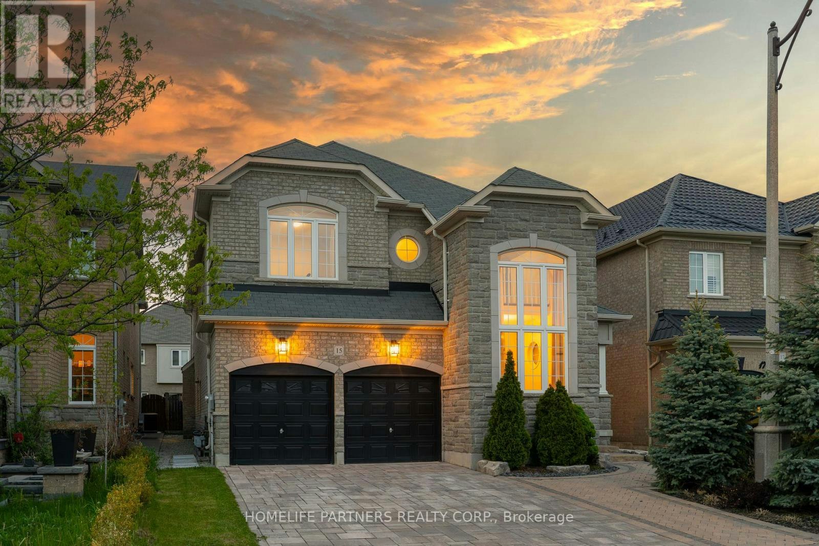15 Oakhaven Road, Brampton, ON, L6P 2Y3